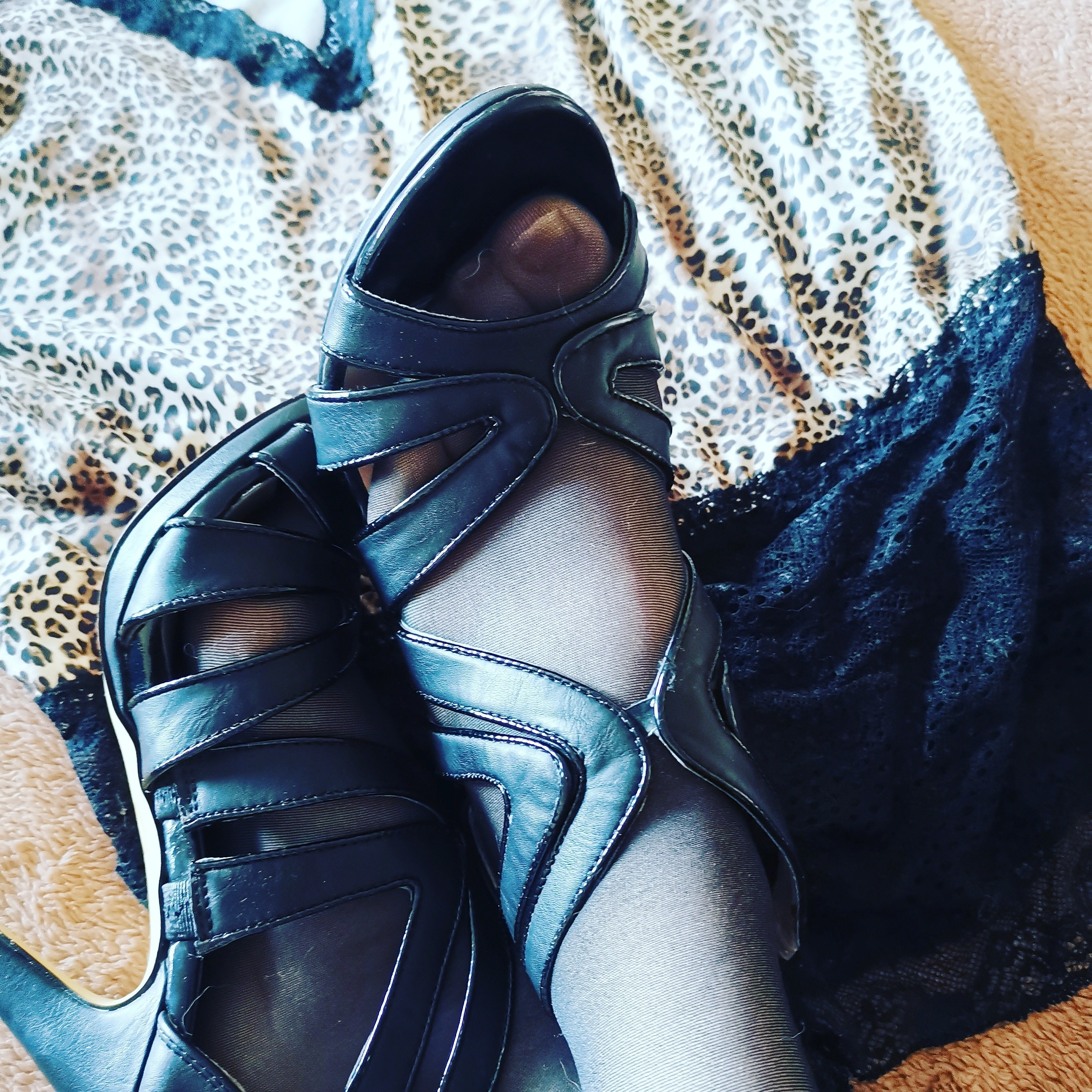 feet_gyrlz - Onlyfans Leaked Images 2