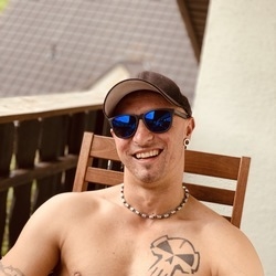 manu1984 - Profile preview