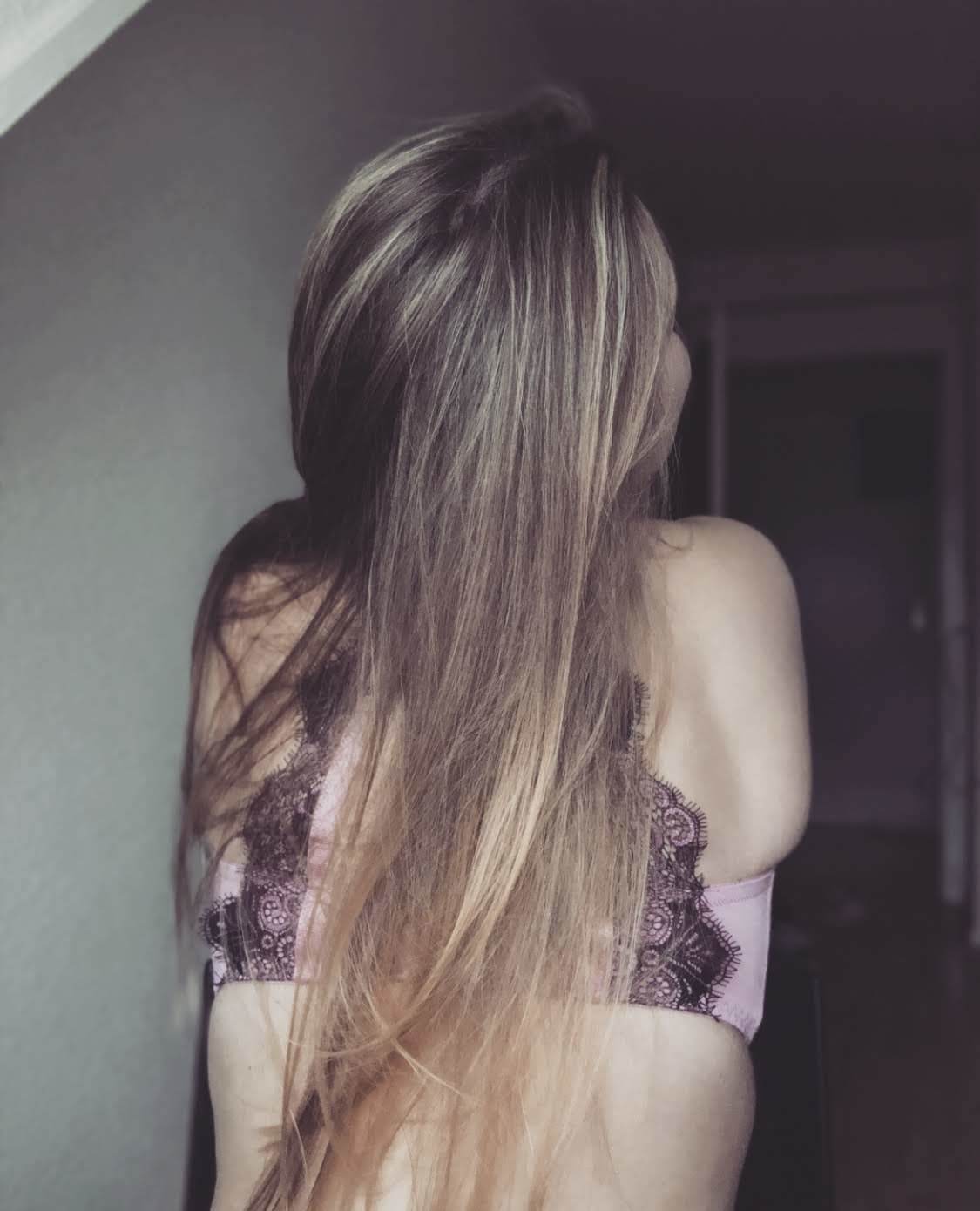 nakeduniverse - Profile preview