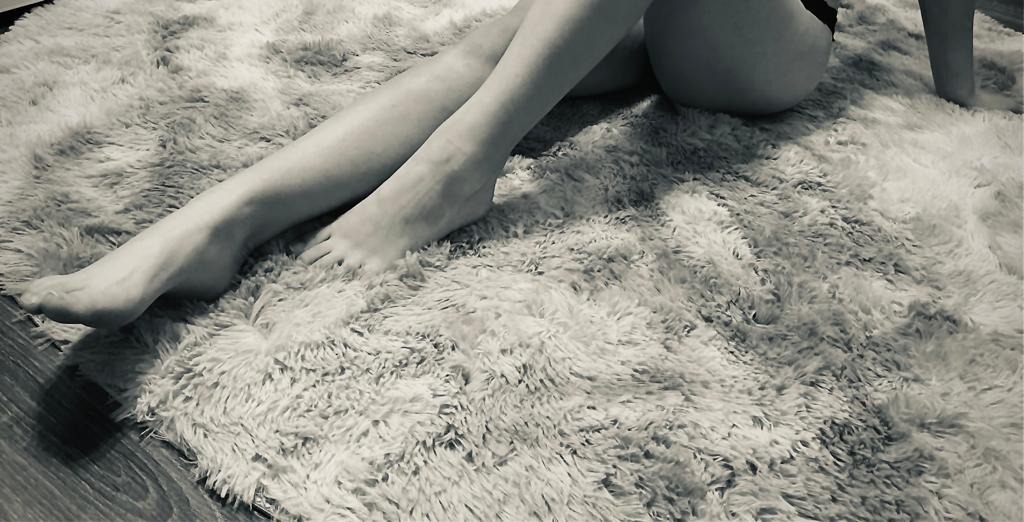 petitefeet_teen - Onlyfans Leaked Images 2